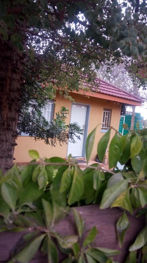 Thulamela Guest House Mahalapye Екстериор снимка