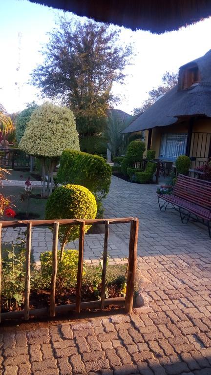 Thulamela Guest House Mahalapye Екстериор снимка